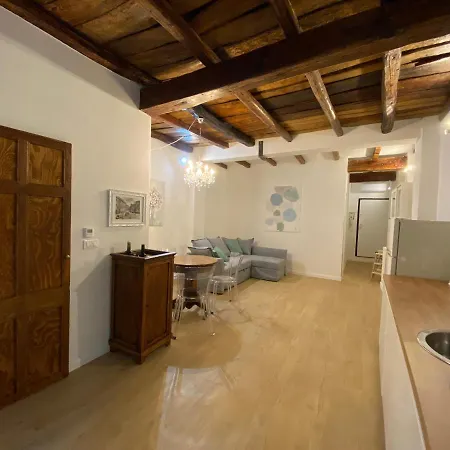 Il Cortile Tra I Portici * Bologna